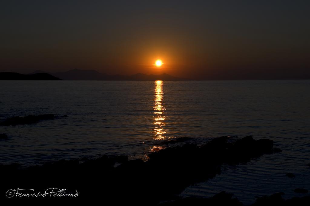 Nicolas Antiparos Bagian luar foto