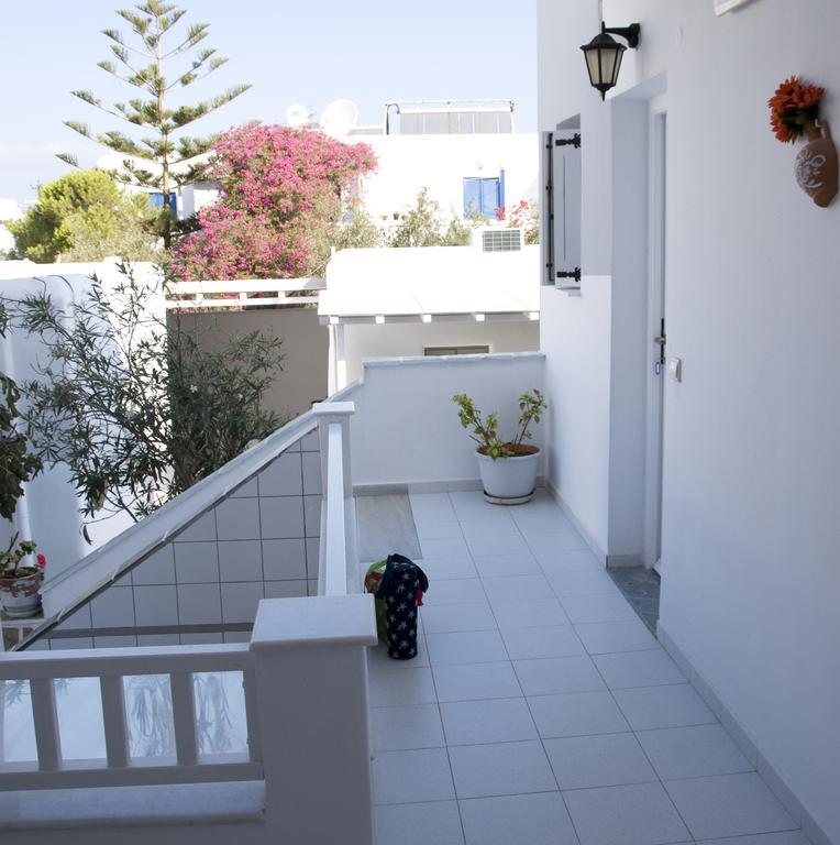 Nicolas Antiparos Bagian luar foto
