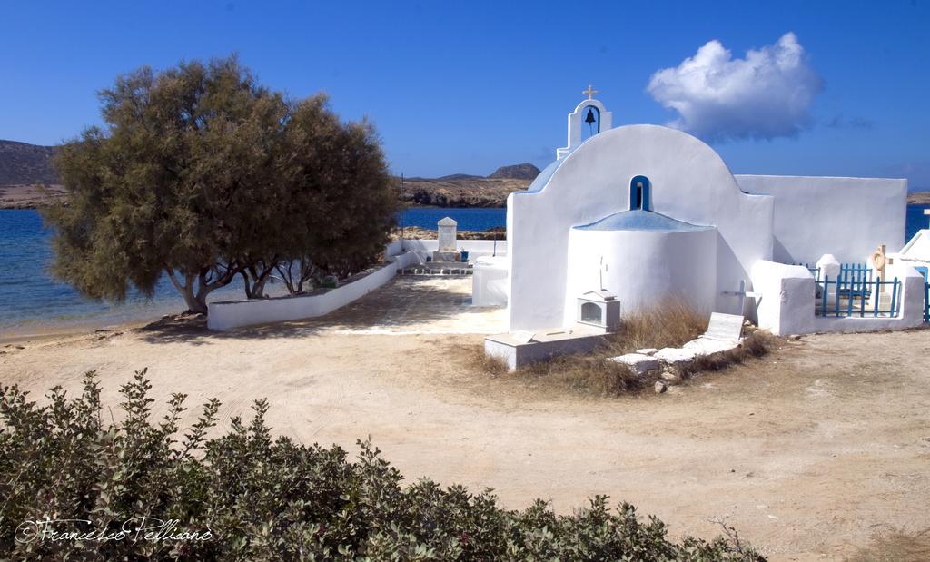 Nicolas Antiparos Bagian luar foto